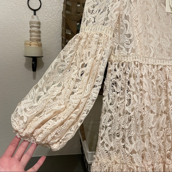 EMBER DRESS IN IVORY LACE - Picture 4 of 7